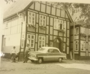 Ansicht Kirschstr_ca_1959_Ford Taunus 12m